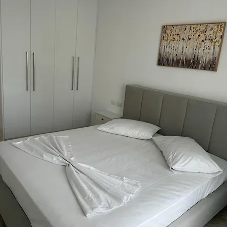 Art Flat 아파트 Vlorë